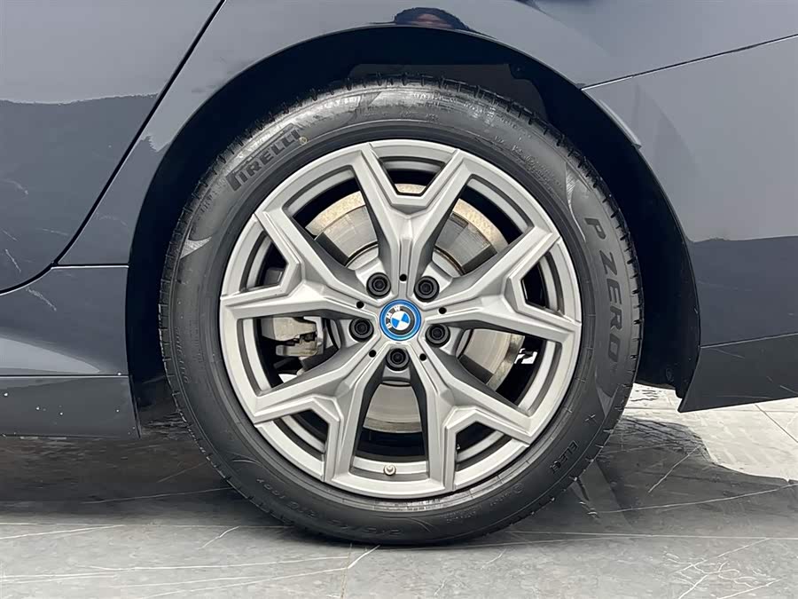 BMW i3 2024 car image #26