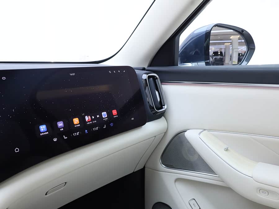2025 car image #26