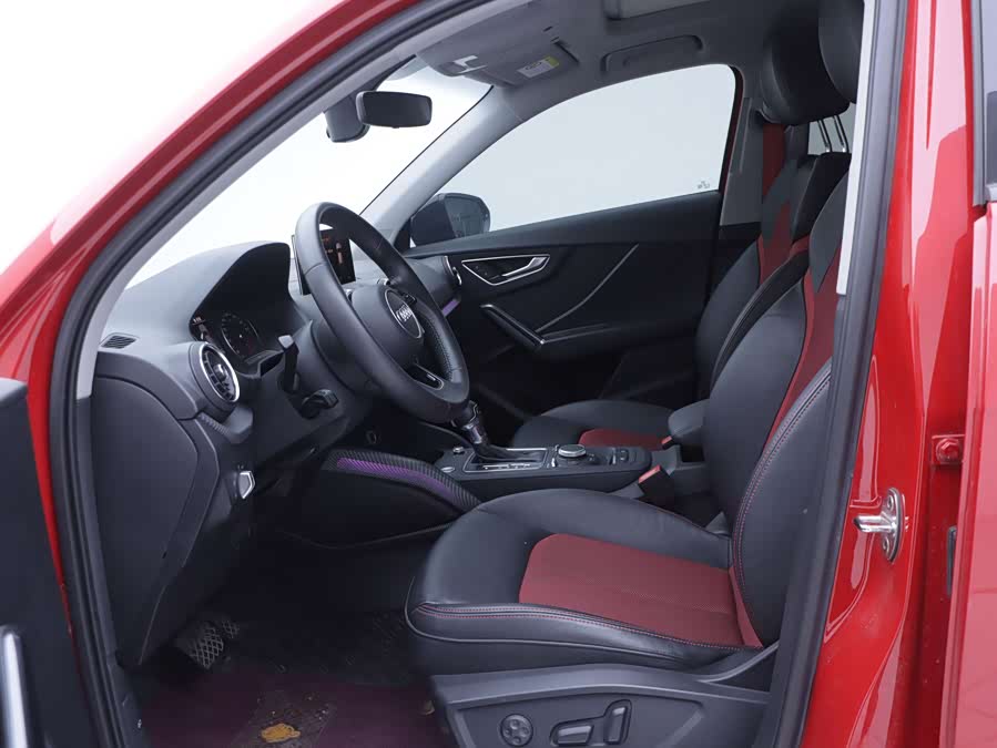 Audi Q2L 2020 car image #26