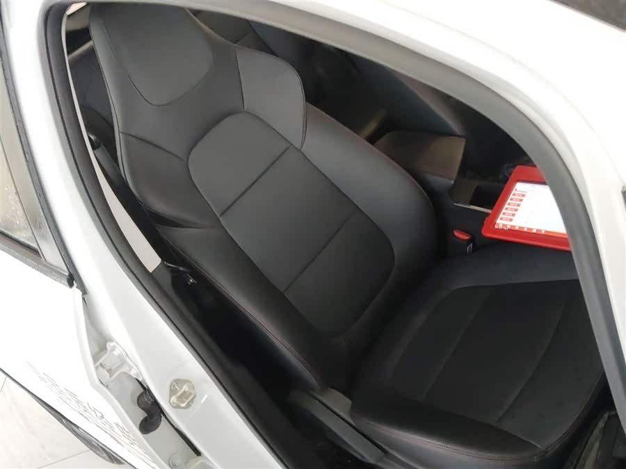 X3 PRO 2025 car image #26