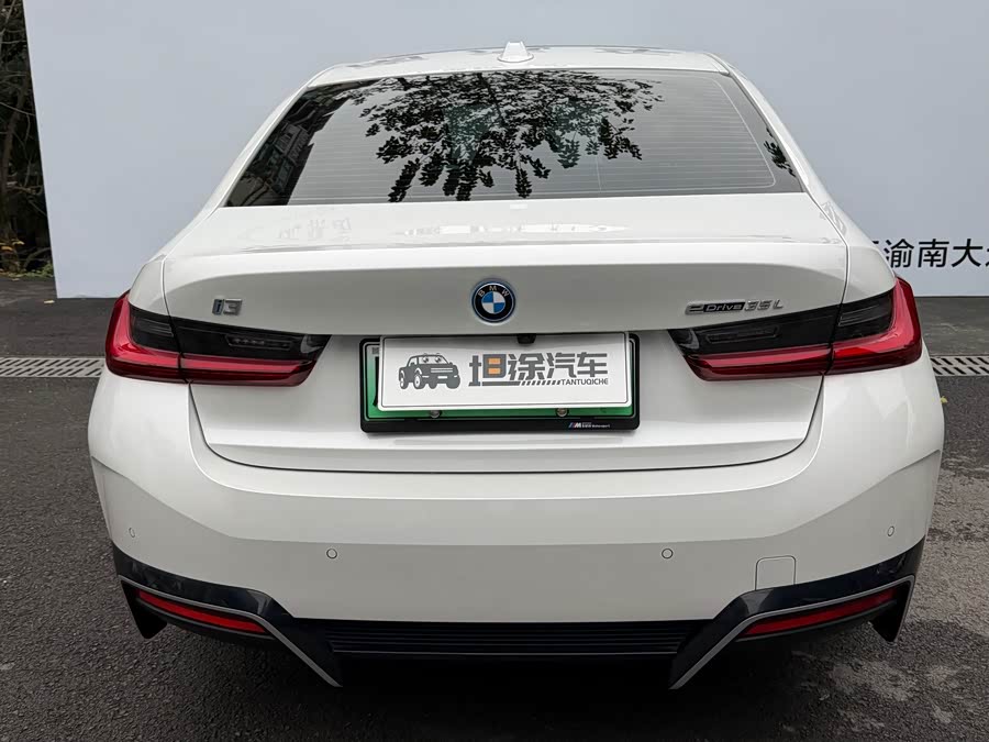 BMW i3 2024 car image #26