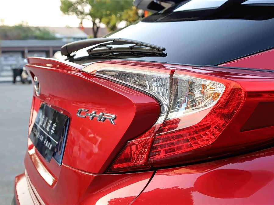 Toyota C-HR 2018 car image #26