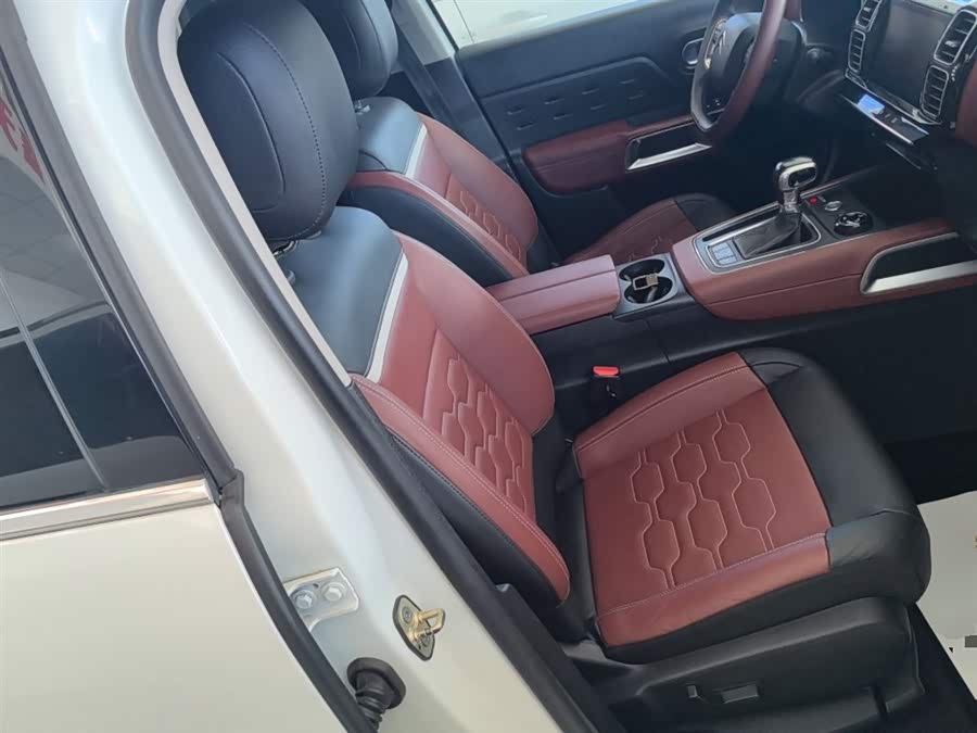 Citroen C5 AIRCROSS 2019 car image #26