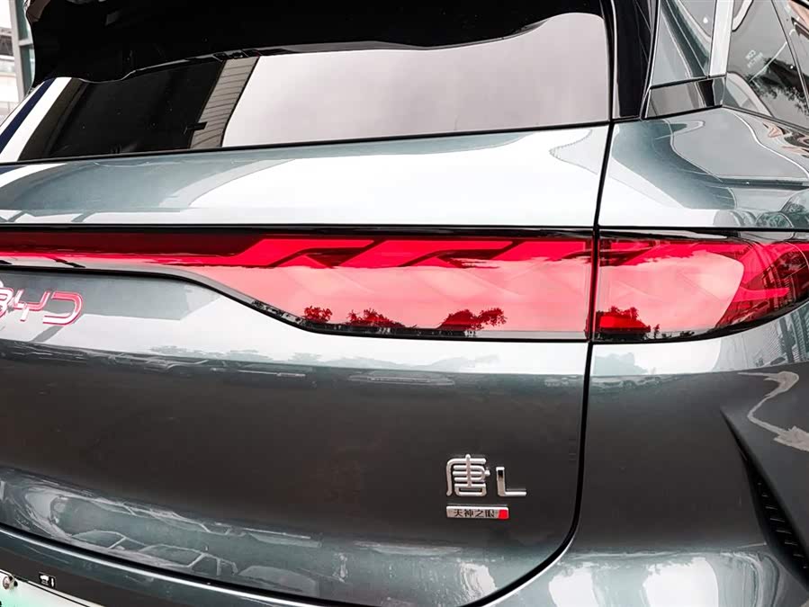 BYD Tang L 2025 immagine di auto #26