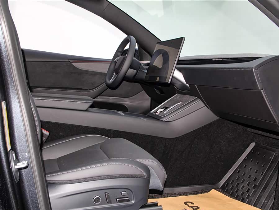 特斯拉 Model Y L 2025 汽车图片 #26