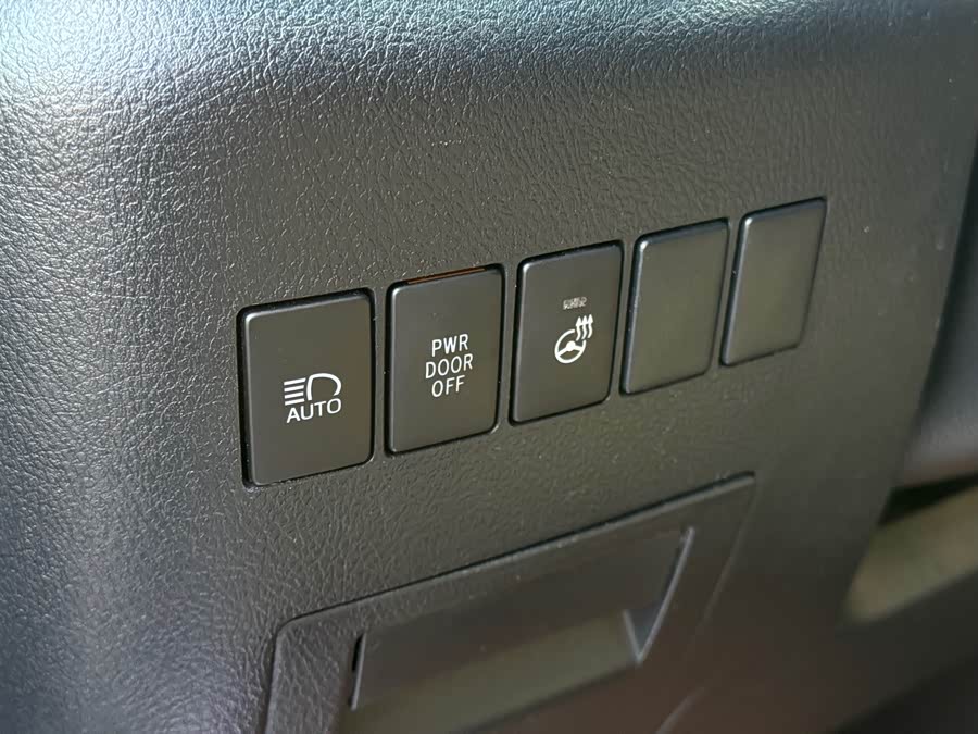 Toyota Alphard 2017 car image #26