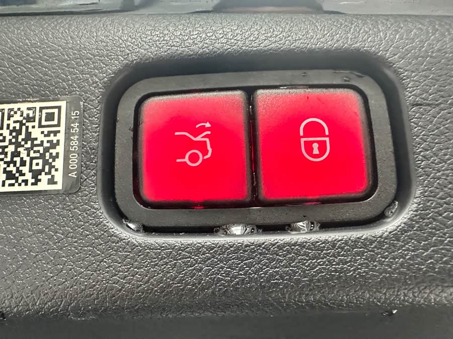 Mercedes-Benz E Class 2024 car image #26