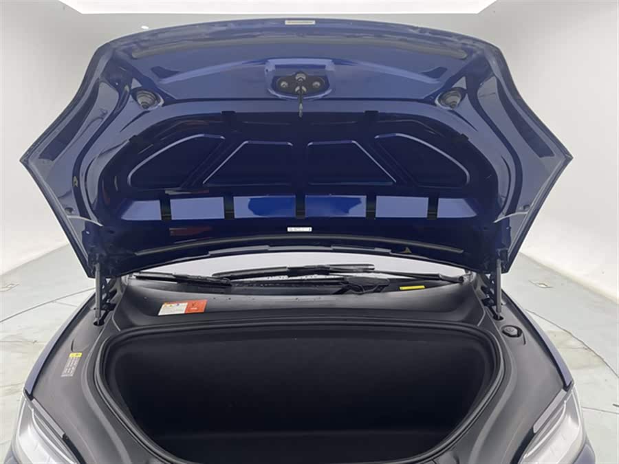Tesla Model X 2018 car image #26