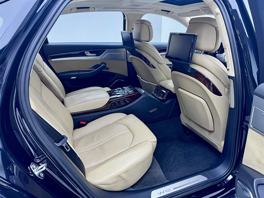 Audi A8 2012 imagen de coche #26