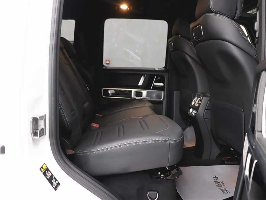 Mercedes-Benz 2025 car image #26