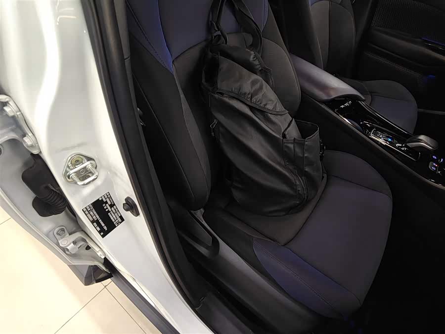 Toyota C-HR EV 2021 immagine di auto #26