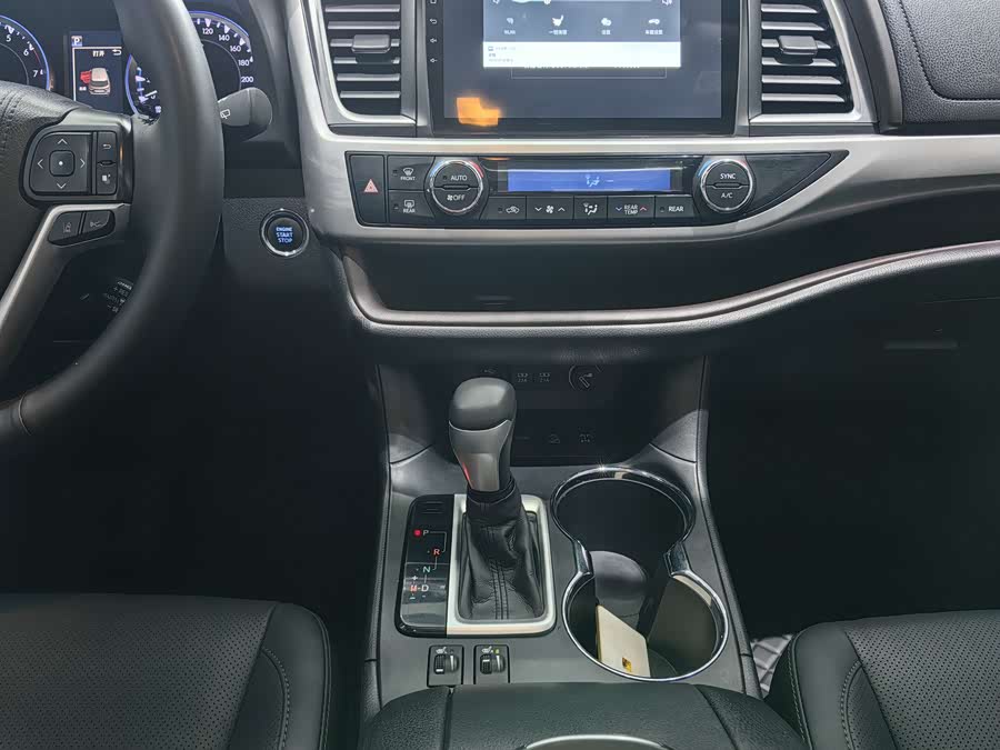 Toyota Highlander 2020 car image #26