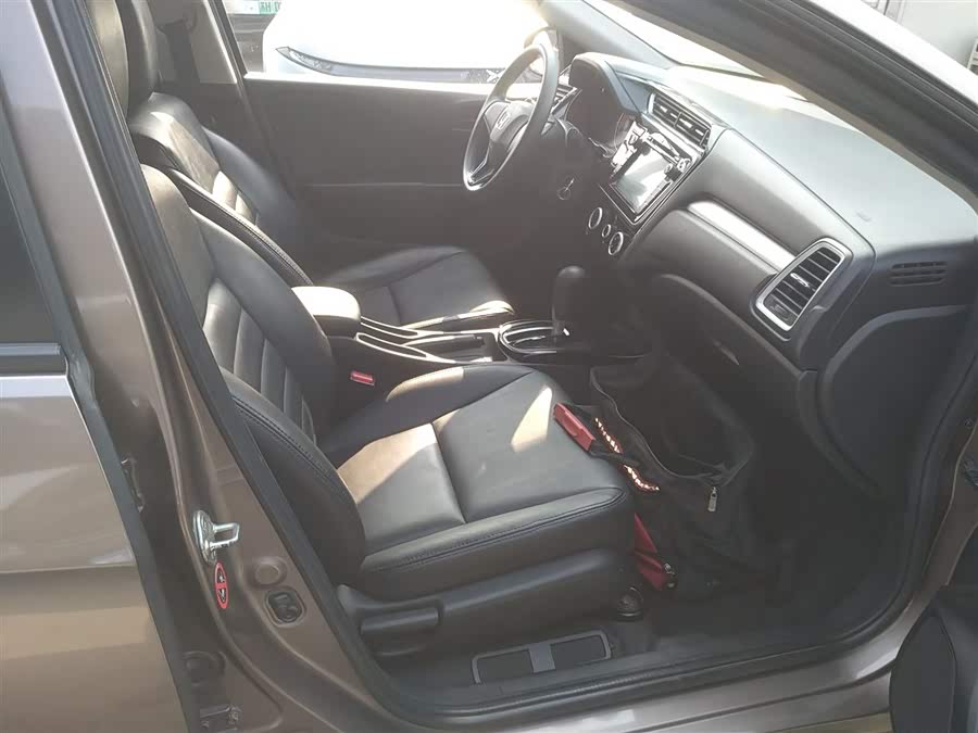 Honda Greiz 2015 car image #26