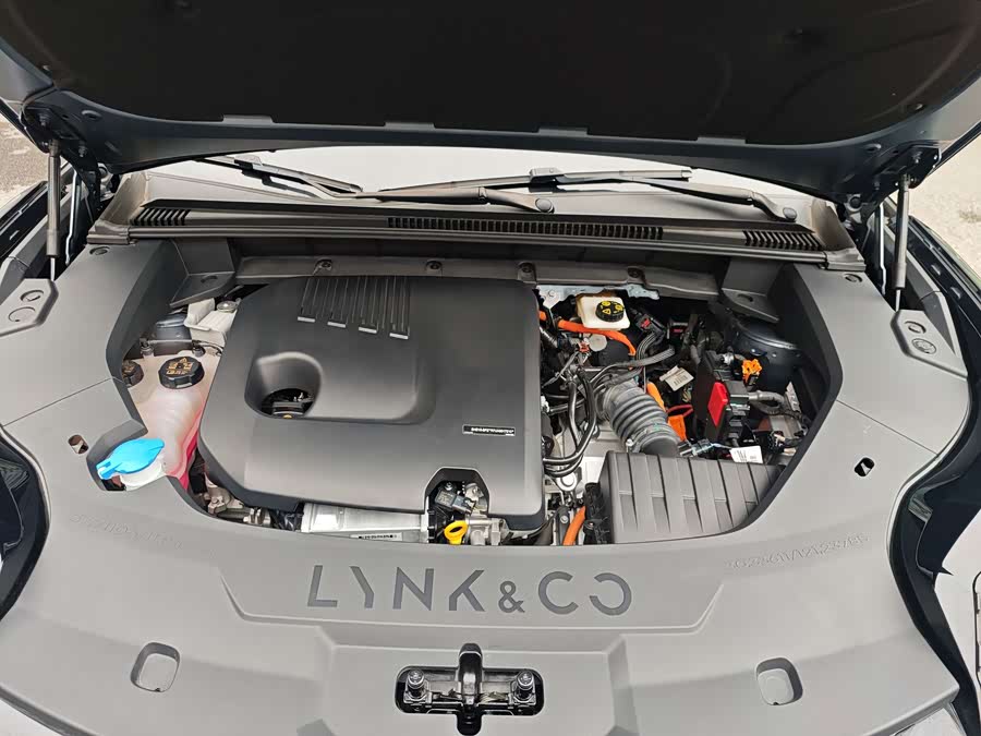 Lynk & Co 08 EM-P 2025 #26 Lynk & Co 08 EM-P 2025 car image #26