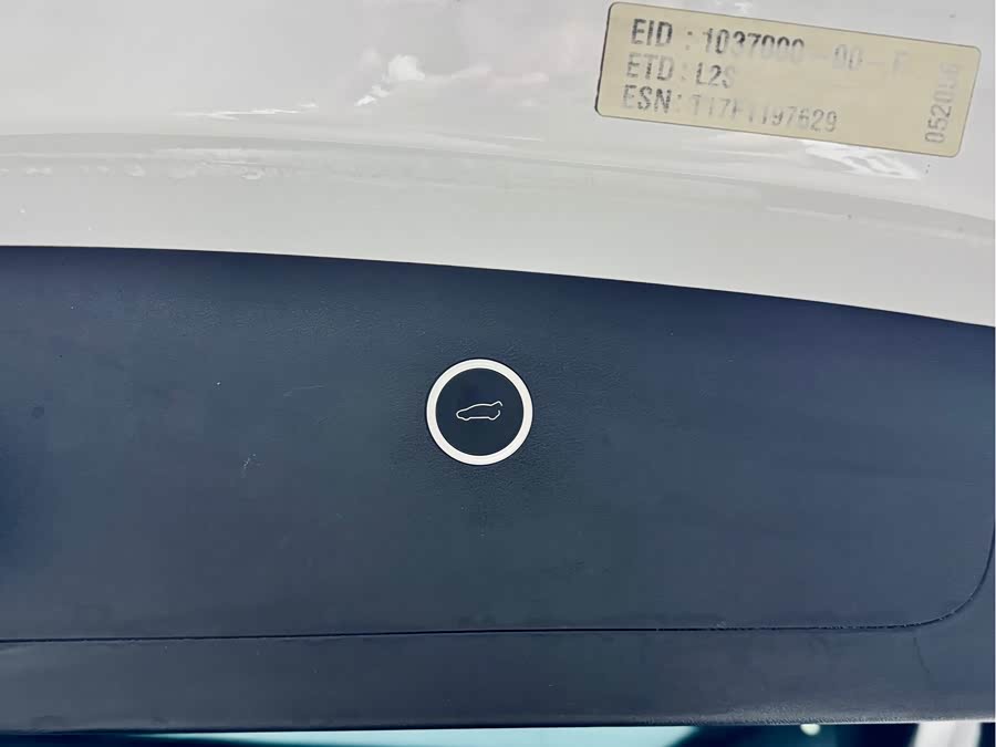 Tesla Model X 2017 car image #26