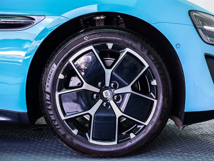 MI YU7 2025 immagine di auto #26