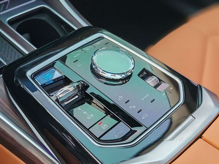 BMW i7 2024 изображение автомобиля #26