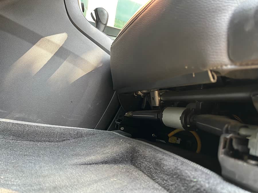 Chevrolet Captiva (Imported) 2011 car image #26