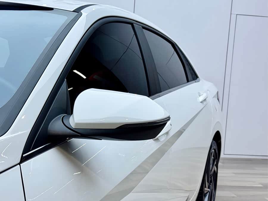 Hyundai Elantra 2025 car image #26
