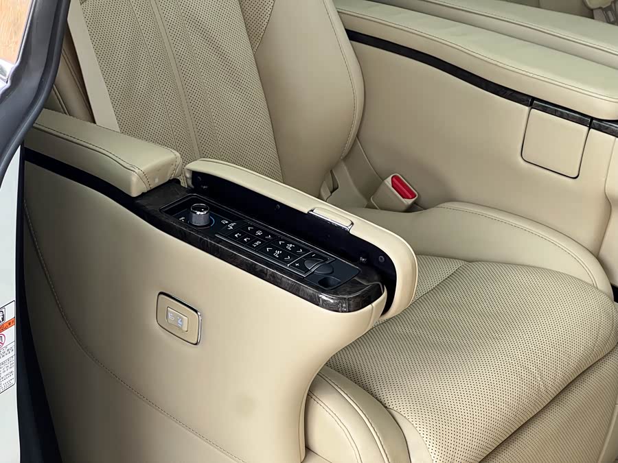 Toyota Alphard 2021 #26 Toyota Alphard 2021 car image #26