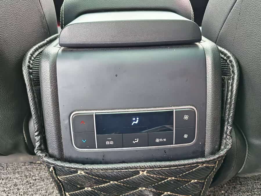 BYD Tang 2018 #26 BYD Tang 2018 car image #26