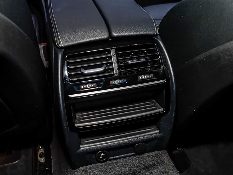 BMW 5 Series 2019 car image #26