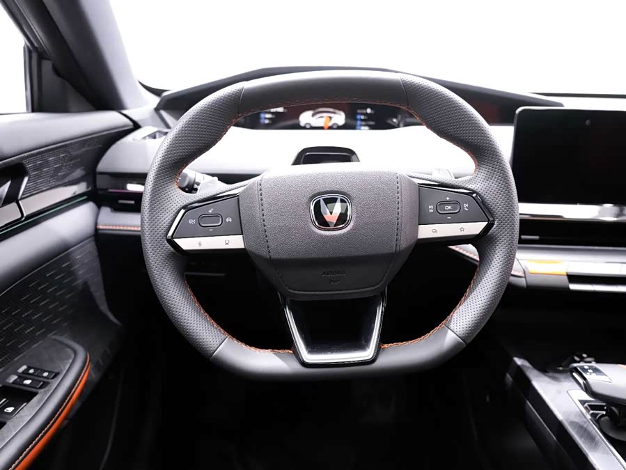 Changan UNI-V 2023 car image #26