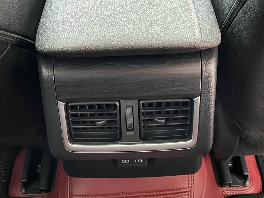 Toyota Camry 2023 car image #26