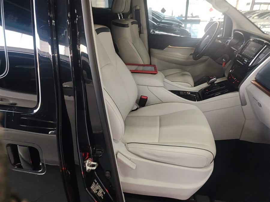 Forthing M7 2023 صورة سيارة #26