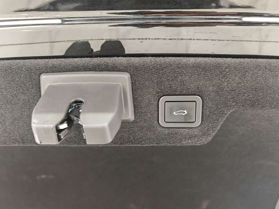 Avatr 12 2024 car image #26