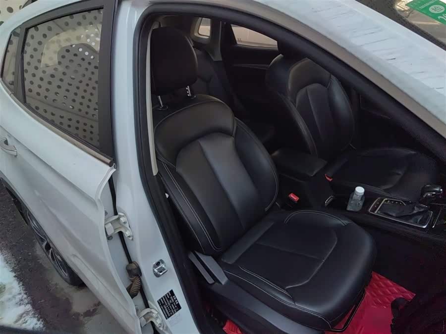 Roewe RX3 2019 изображение автомобиля #26