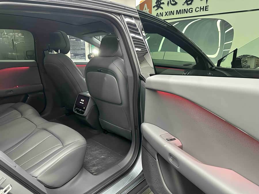 Xpeng P7+ 2025 car image #26