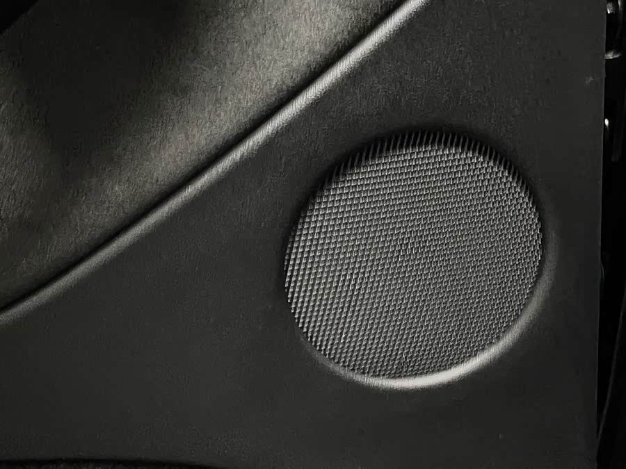 Tesla Model Y 2022 car image #26