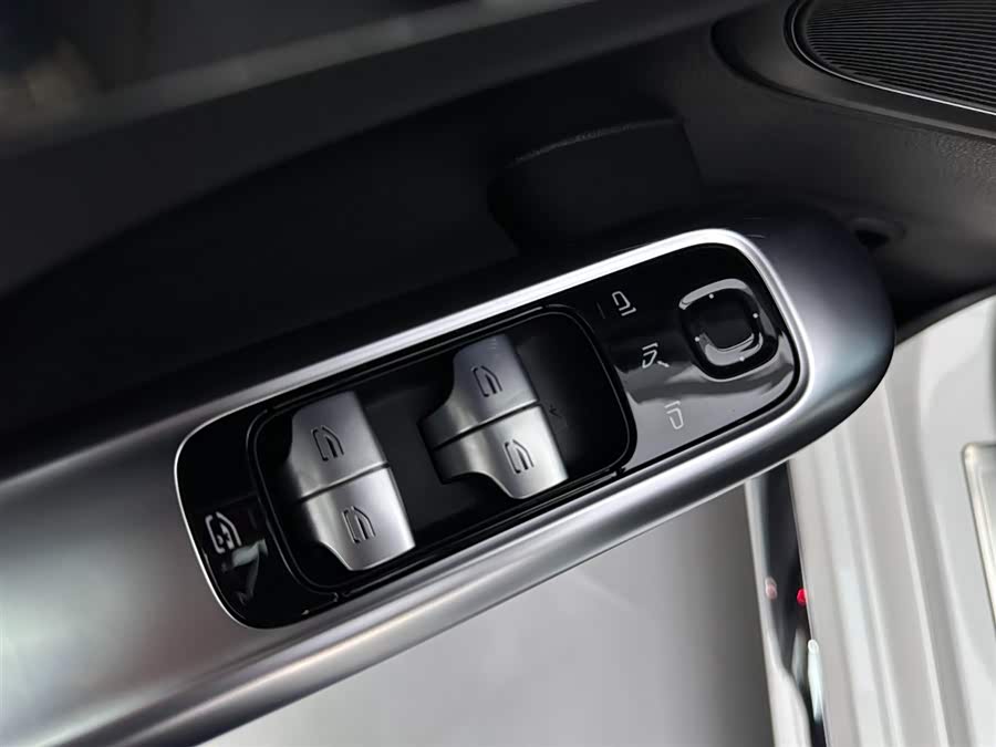 Mercedes-Benz C Class 2022 car image #26