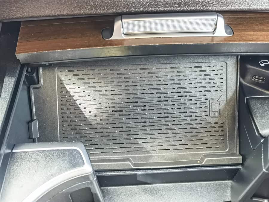 Mercedes-Benz GLE Class New Energy 2021 car image #26