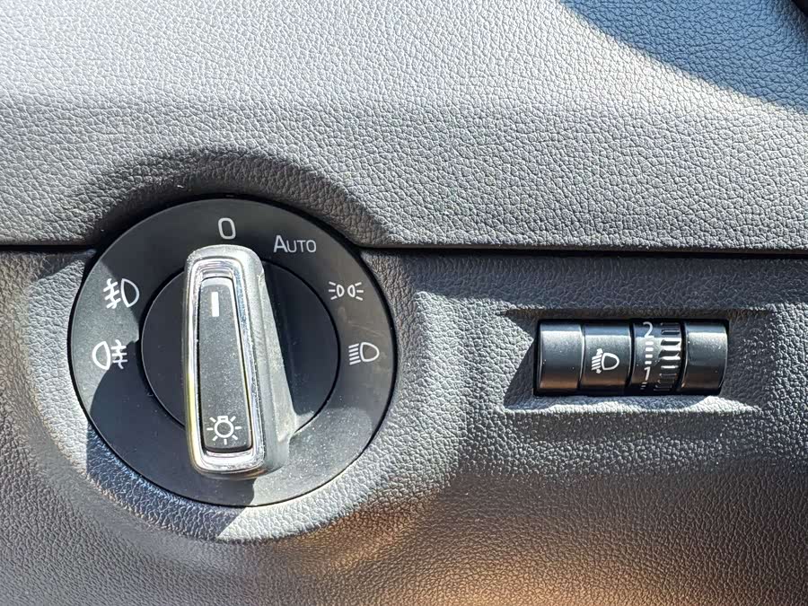 Skoda Octavia 2022 car image #26