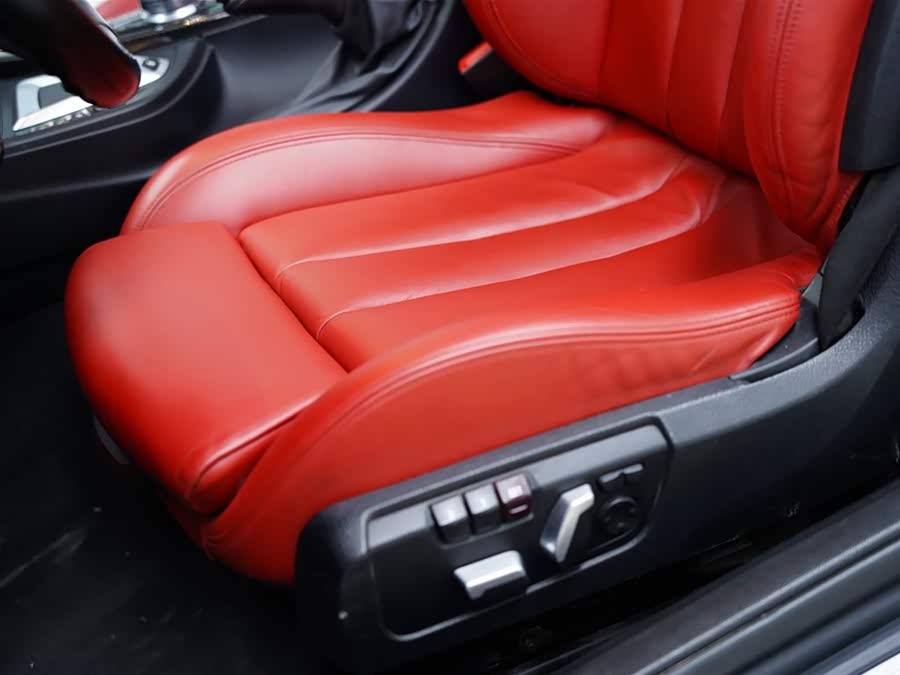 BMW M4 2018 immagine di auto #26