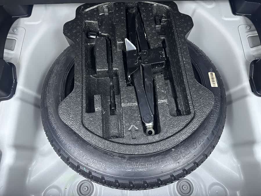 GEELY Coolray 2021 car image #26