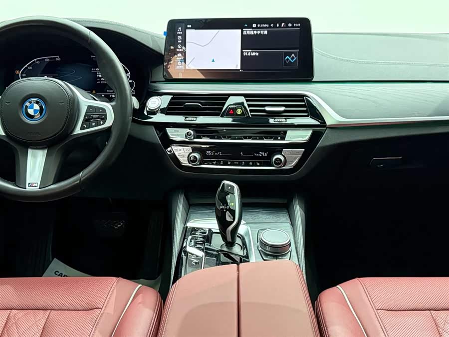 BMW 5 Series New Energy 2022 car image #26