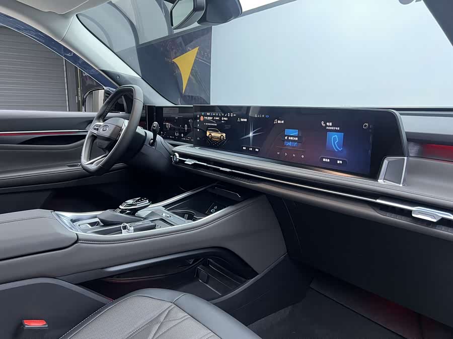 Ford Edge 2025 car image #26