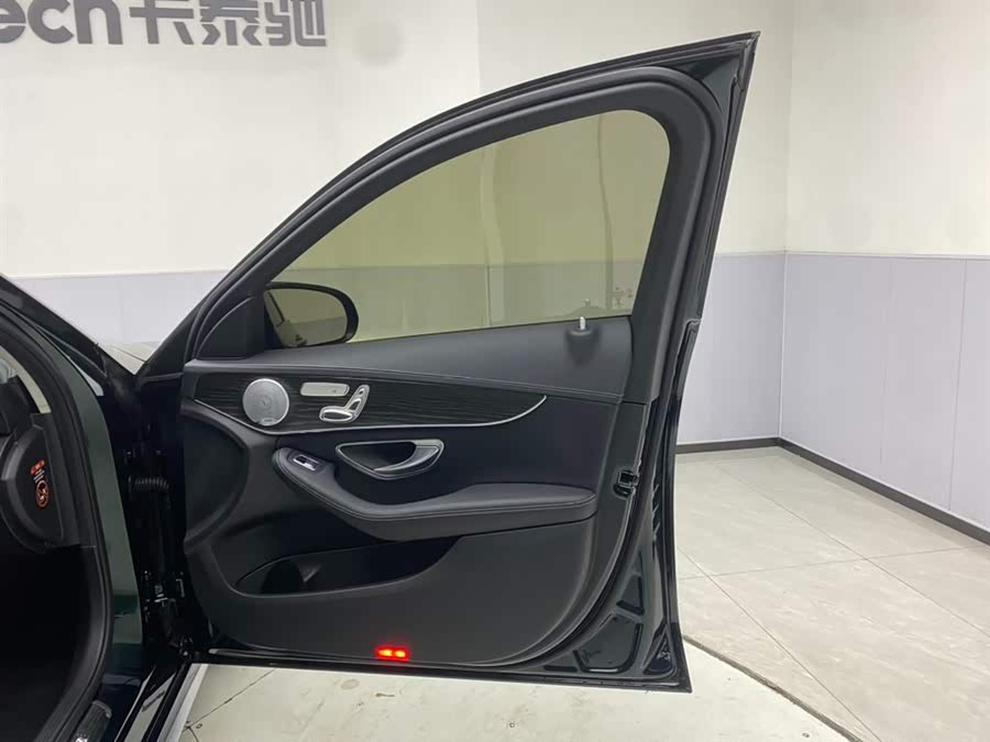 Mercedes-Benz C Class 2021 car image #26