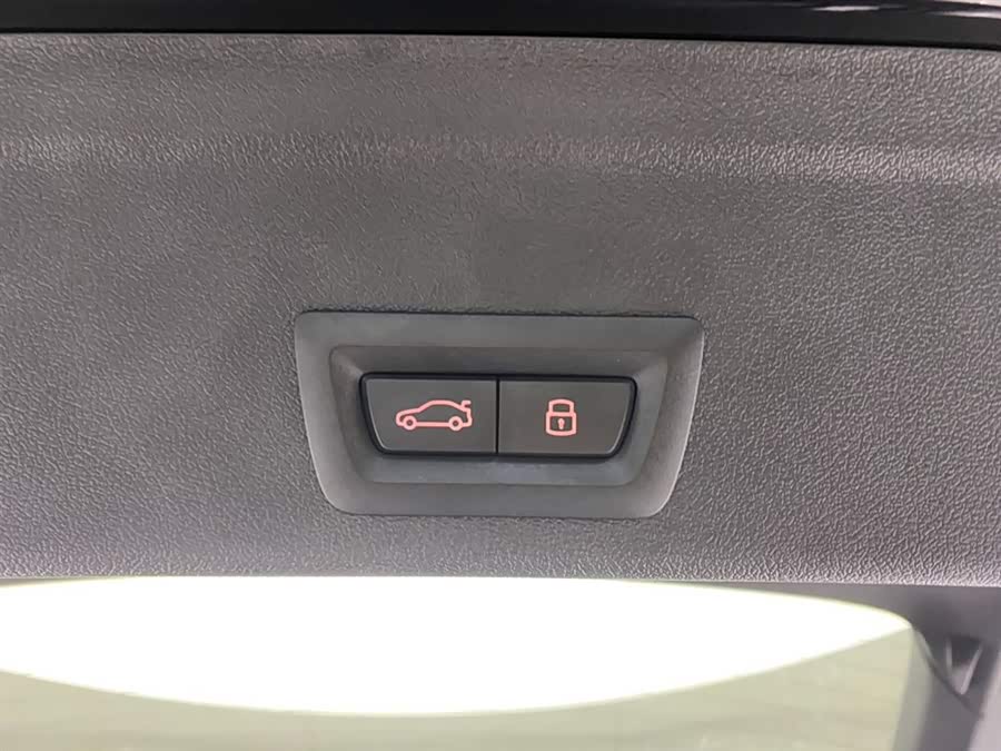 BMW X6 2021 car image #26