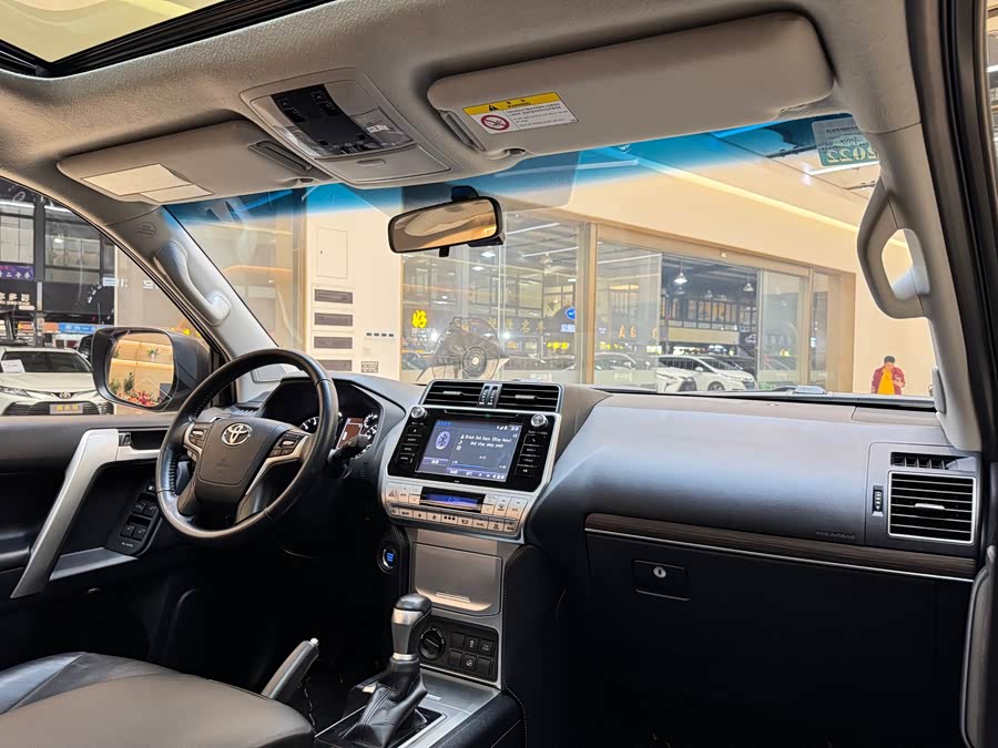 Toyota Land Cruiser Prado 2018 #26 Toyota Land Cruiser Prado 2018 car image #26