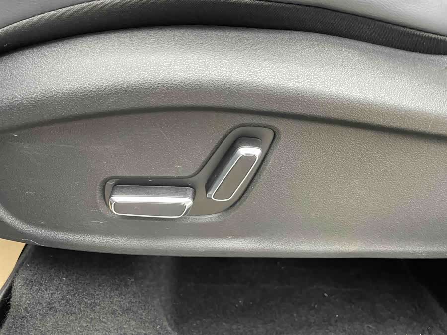 GEELY Boyue L 2022 car image #26