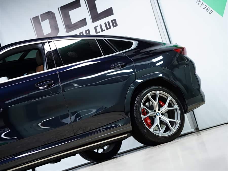 BMW X6 2021 car image #26