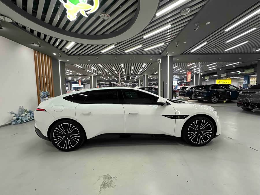 Avatr 12 2025 car image #26