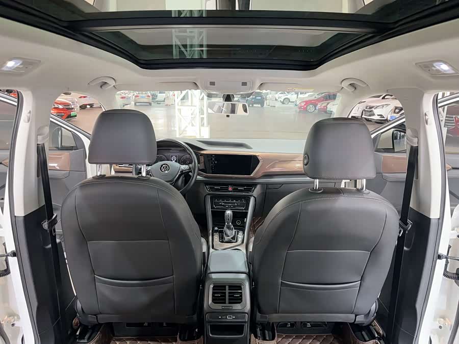 Volkswagen Tharu 2021 immagine di auto #26