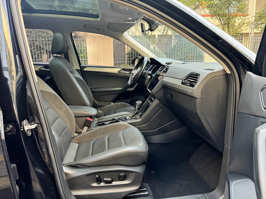 Volkswagen Tiguan L 2019 #26 Volkswagen Tiguan L 2019 car image #26