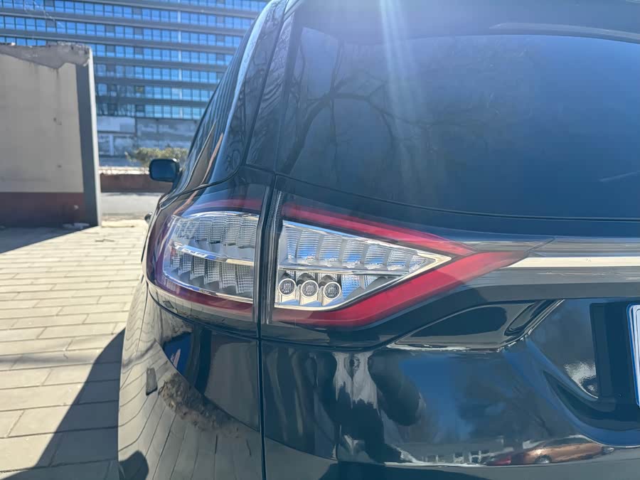 Ford Edge 2017 изображение автомобиля #26