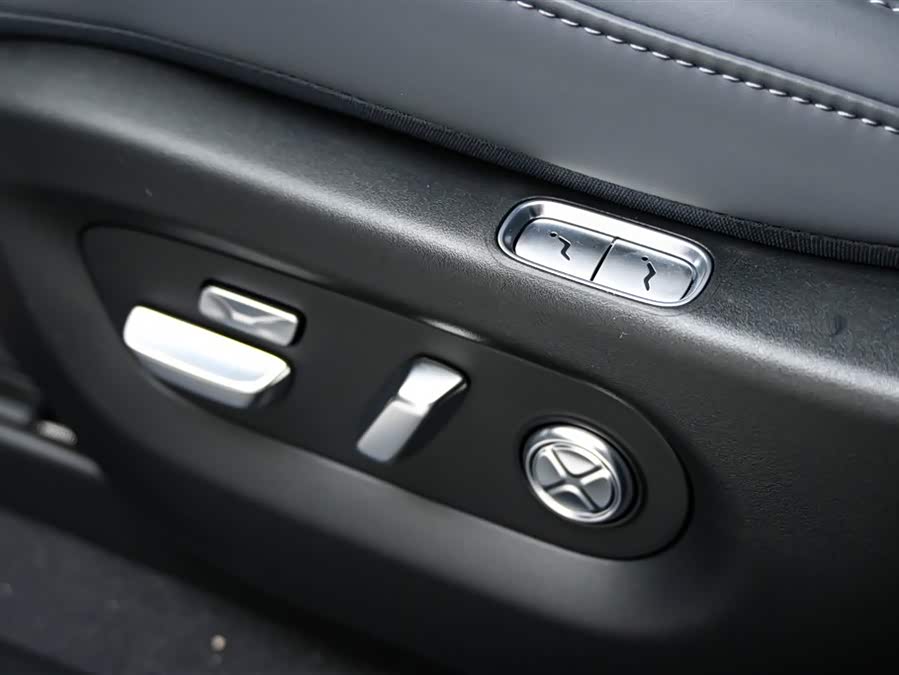 MI YU7 2025 image de voiture #26